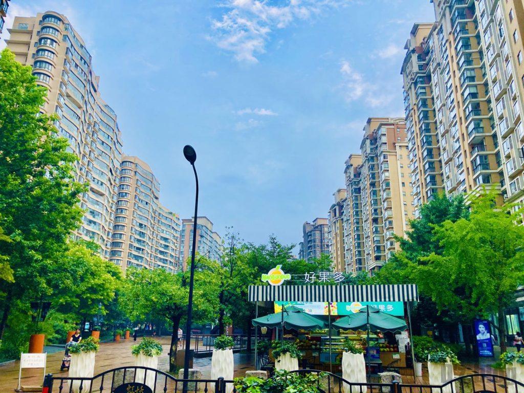 上海黄金城道街を囲うマンション