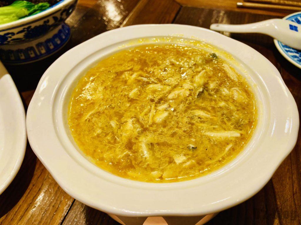 上海孔乙巳フカヒレ蟹味噌スープ