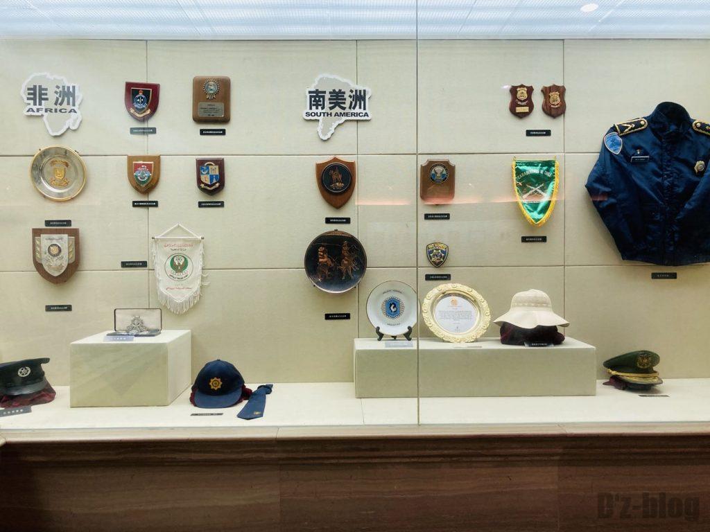 上海公安博物館　アフリカと南アメリカの警部隊道具