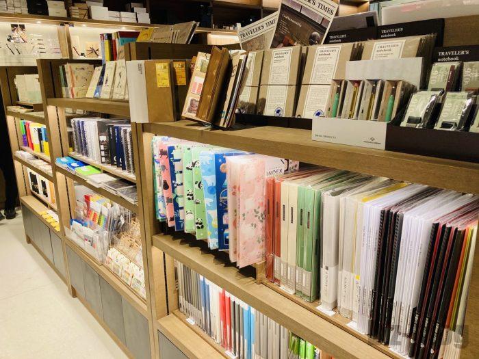 杭州TSUTAYA書店地下一階フロア文房具ファイル