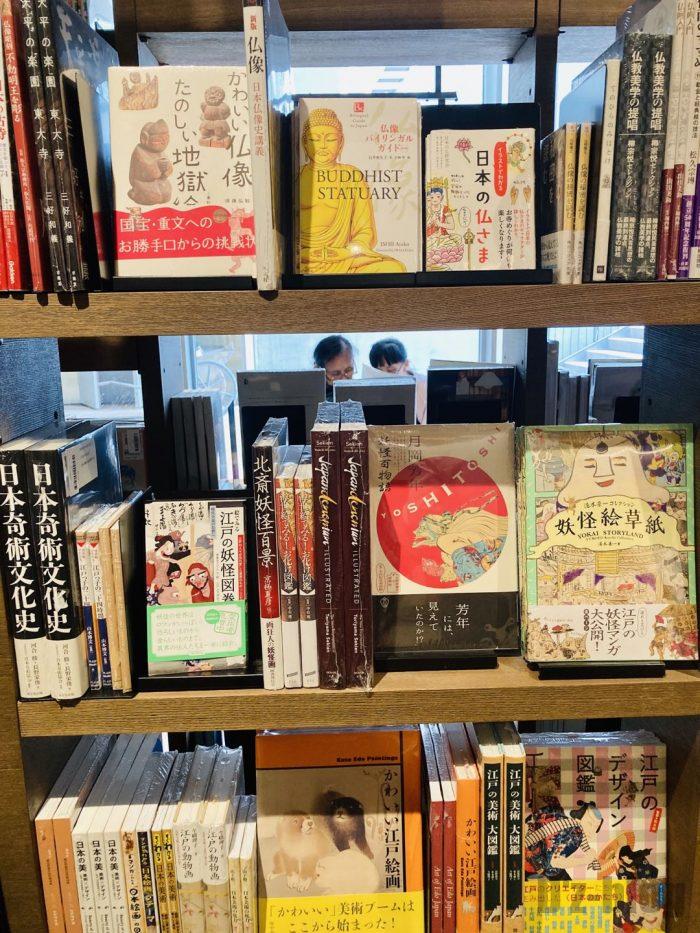 杭州TSUTAYA書店地下一階フロア日本の歴史本等