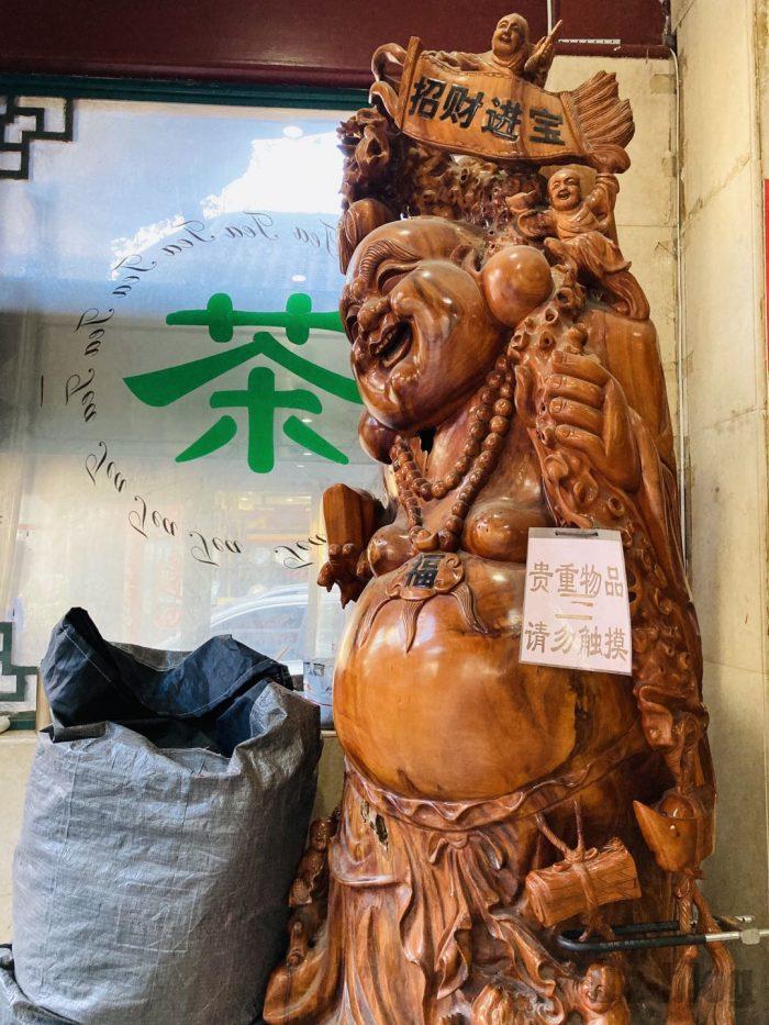 上海天山茶城銅像