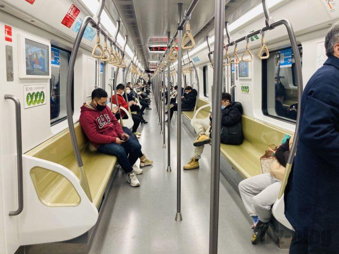 上海地下鉄15号線電車内