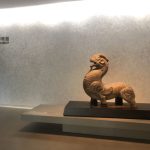 入口の像